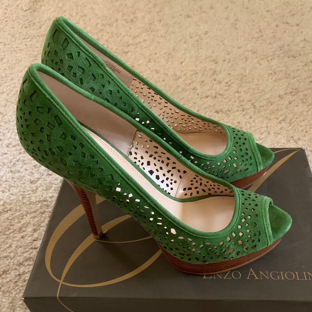 NEW ENZO ANGIOLINI 7.5 green cutout detail pumps